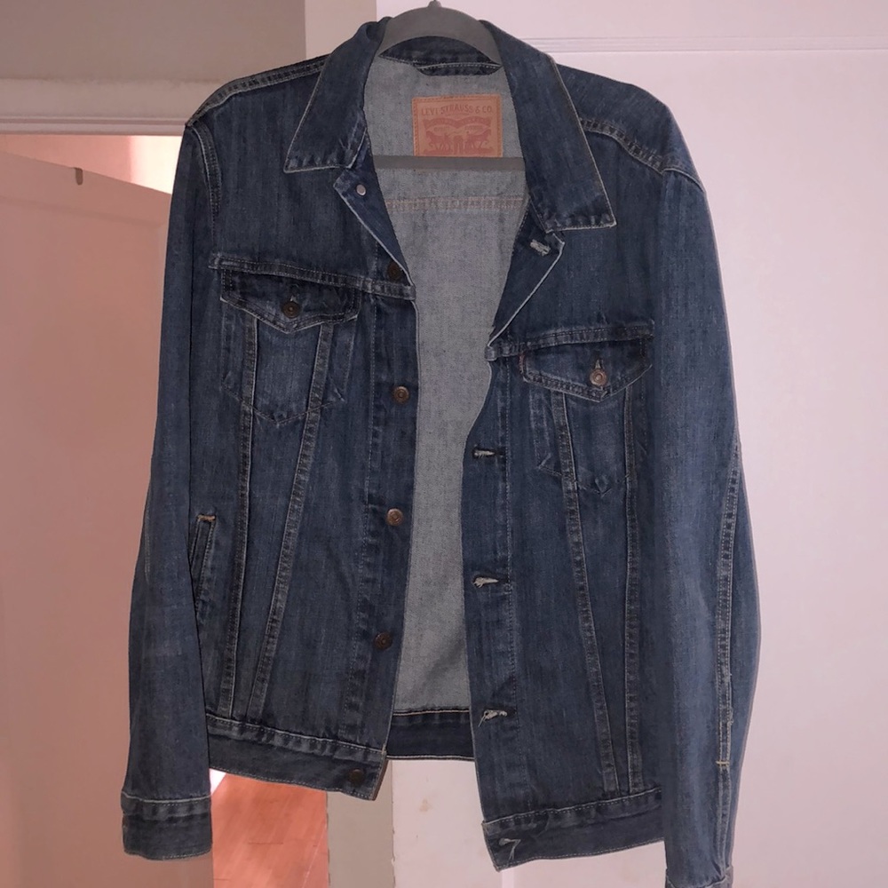 Oversized vintage Levi’s jean jacket